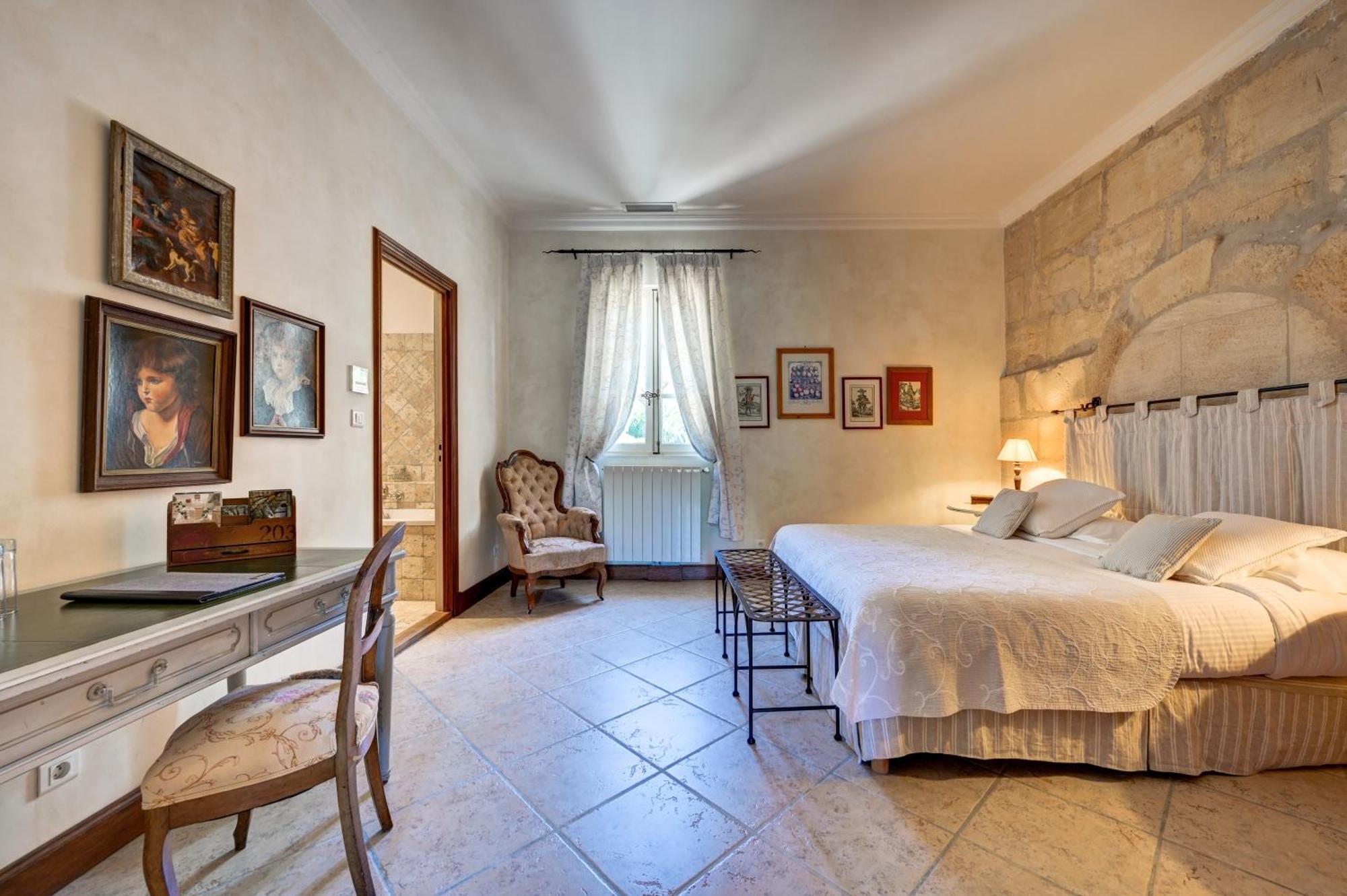 Mas Des Comtes De Provence Hotel Tarascon Exterior photo