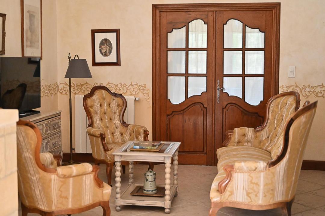 Mas Des Comtes De Provence Hotel Tarascon Exterior photo
