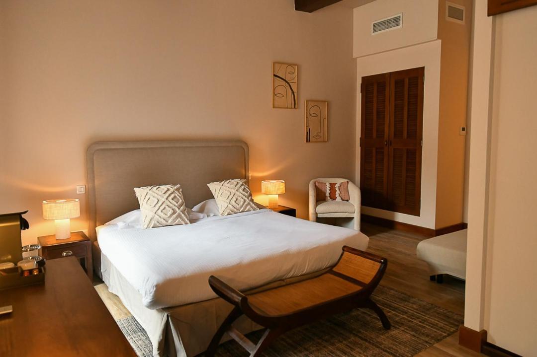 Mas Des Comtes De Provence Hotel Tarascon Exterior photo
