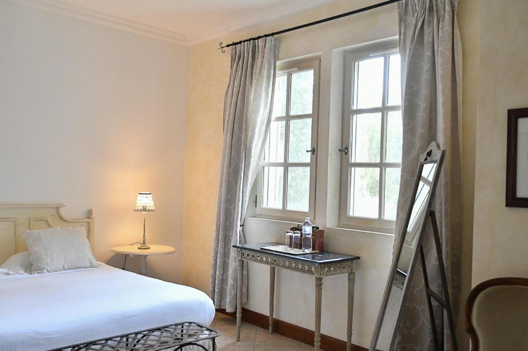 Mas Des Comtes De Provence Hotel Tarascon Exterior photo