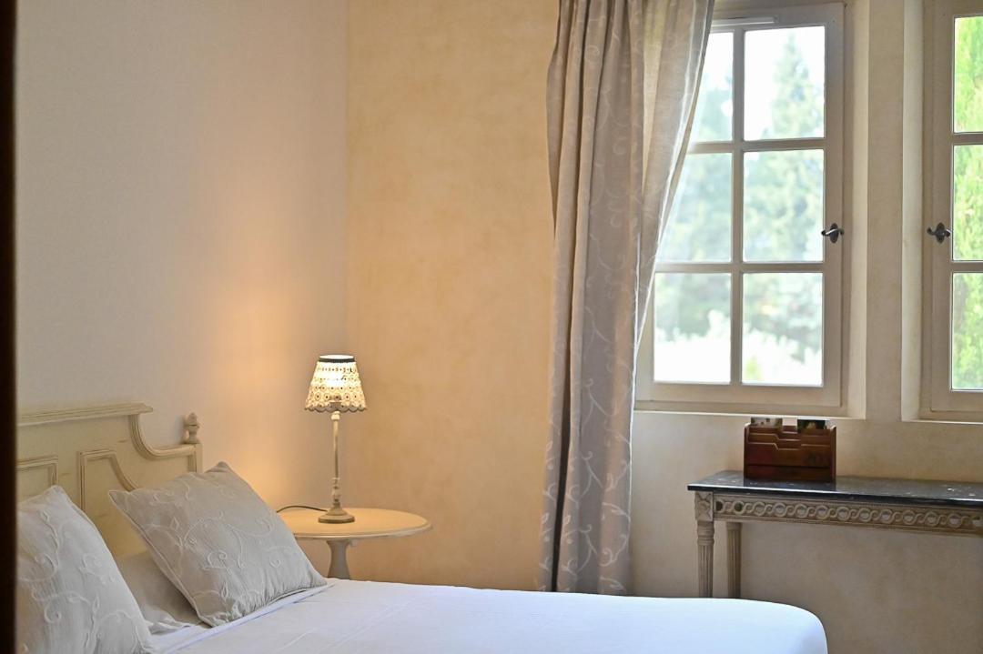 Mas Des Comtes De Provence Hotel Tarascon Exterior photo