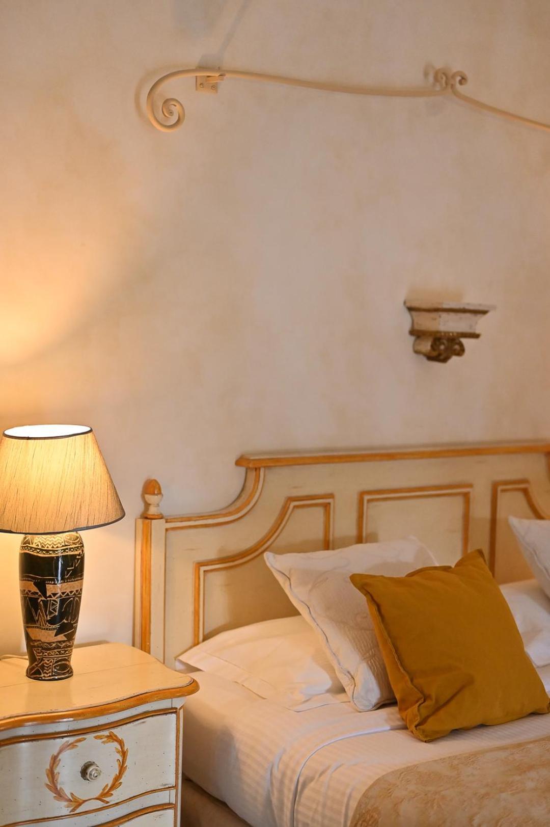 Mas Des Comtes De Provence Hotel Tarascon Exterior photo